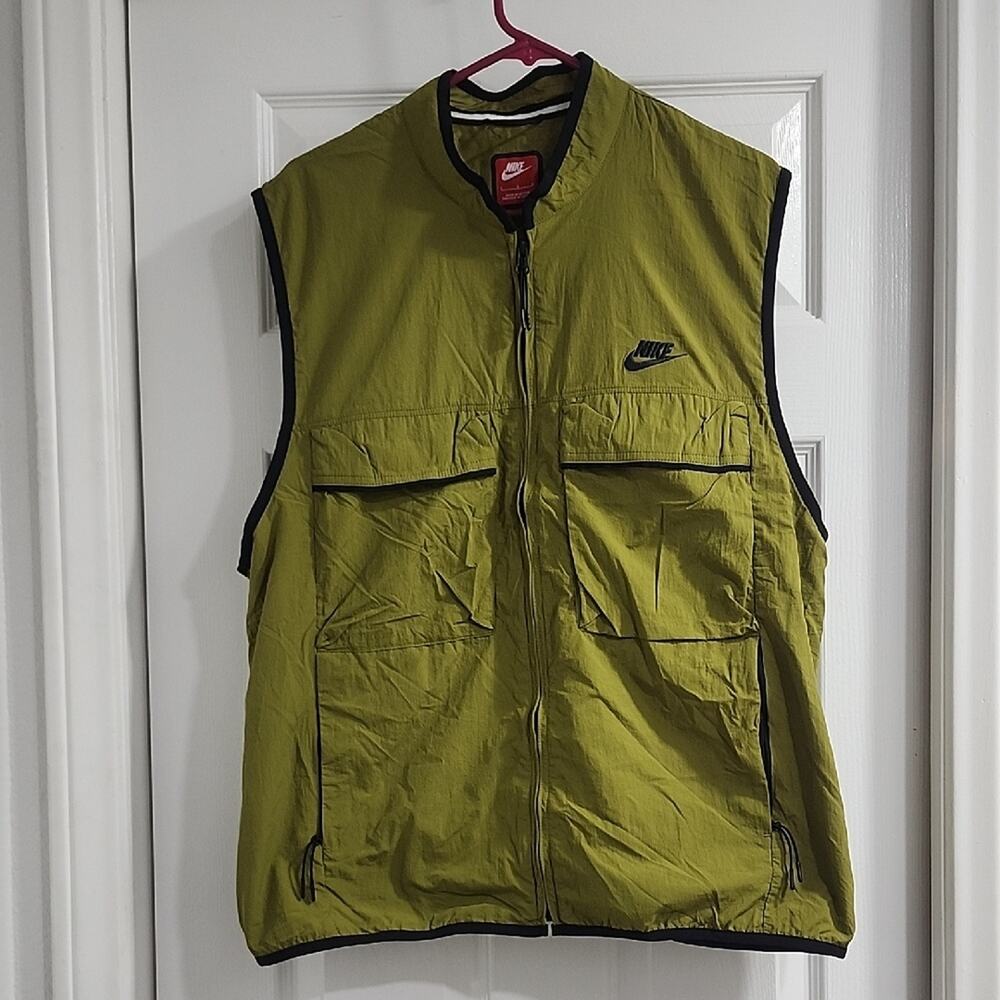 ❤️NWOT❤️ Nike Vest Mens Olive Green Tech Woven Utility - Medium